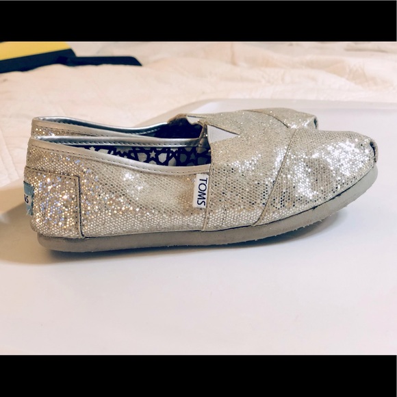Toms Silver Glitter Flats - Size 6 - Picture 3 of 10